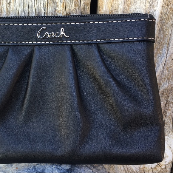 Coach Vintage Y2K Wristlet Leather Black - Picture 4 of 16